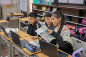 「シンガポールブック」を共通言語に 6年生