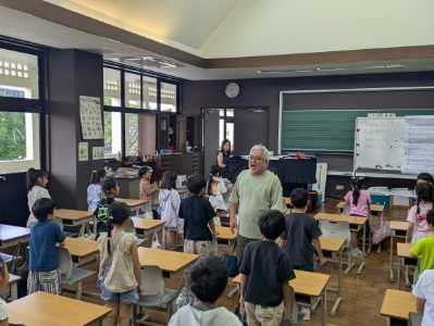 響き合う英語と歓声 イマージョン教育